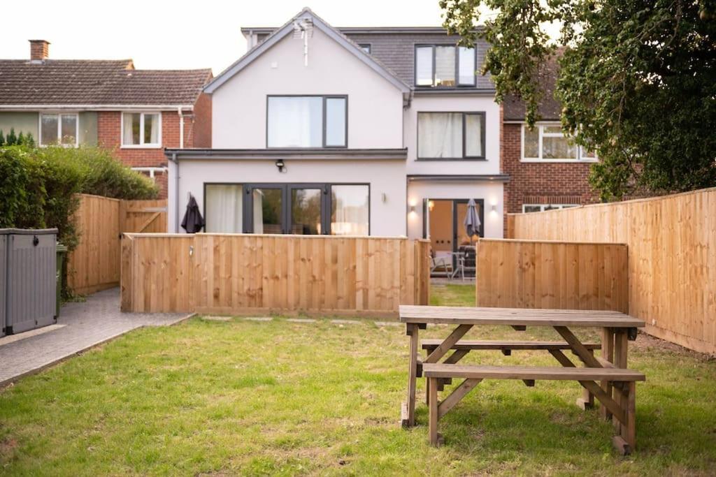 Panorama House, Luxury 2-Bedroom Apartment 2 Kidlington Exterior photo